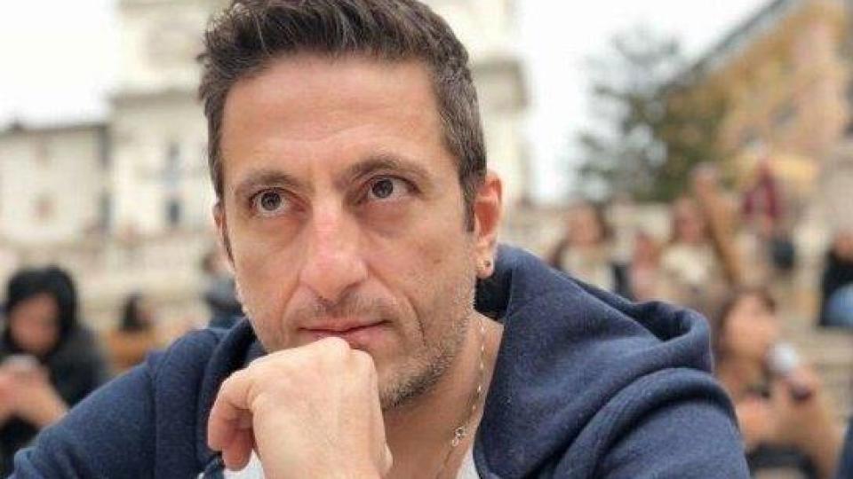 Росен Белов набирал с обяви момчета за театралната школа на Мариан Бачев