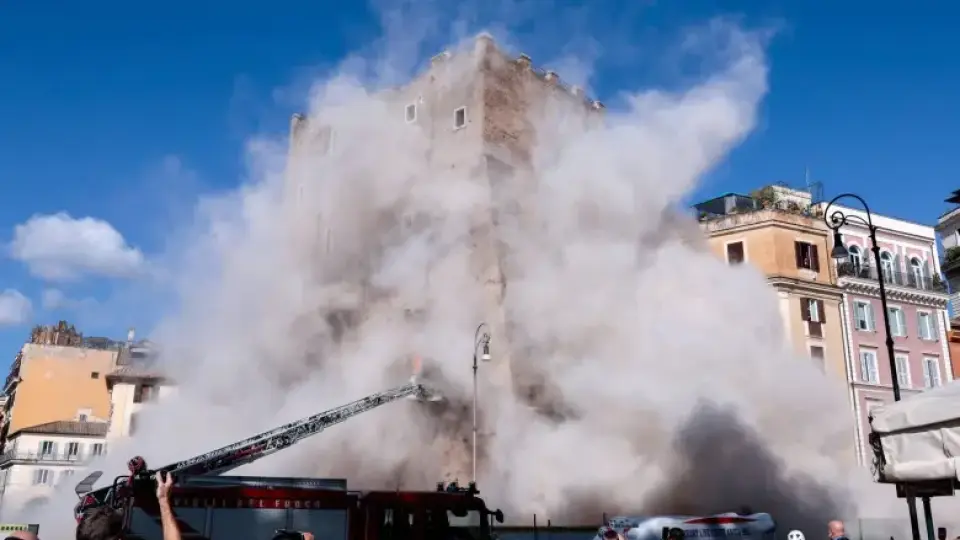 Срутването на средновековната кула в Рим отне живота на 66-годишен румънски работник