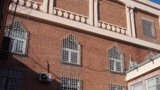 Задържаха петима надзиратели от затвора във Варна при нощна проверка