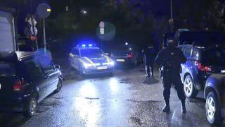 Заловиха известни автокрадци в София, ударили патрулка при опит за бягство (снимки)