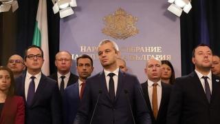 Парламентарната група на „Възраждане“ се цепи