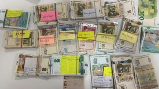 МВР показа пачките пари у задържан на протеста и как трошат патрулка (снимки/видео)