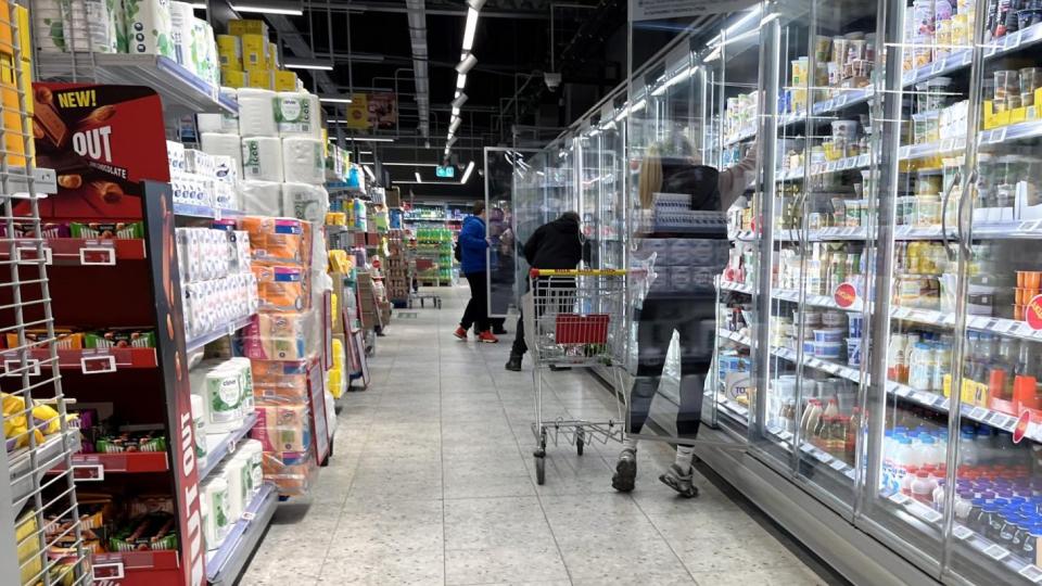 КЗК разкри драстични надценки в магазините