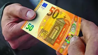 МАСОВА ИСТЕРИЯ: Всеки иска евро! Търсенето скочи със 120%