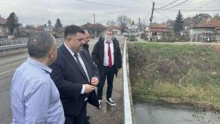 Атанас Зафиров инспектира критични непочистени речни участъци по поречието на Струма