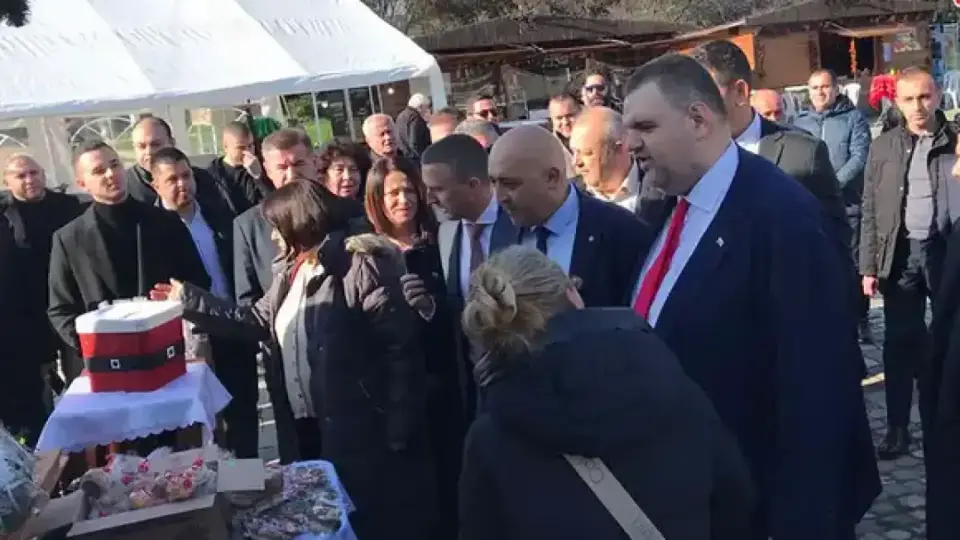 Как работи един лидер: Кажете от какво имате нужда и ще помогнем… Снимки