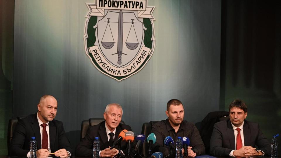 Шефът на Пето РПУ и двама полицаи били част от престъпна група за дрога, палежи и подкупи