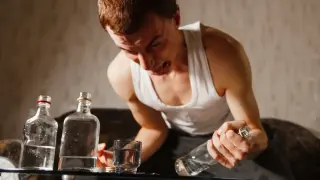 "Мръсни гяури, утре ще ми духате": Гастарбайтер на 3,54 промила пили гуми и ръси заплахи в наше село