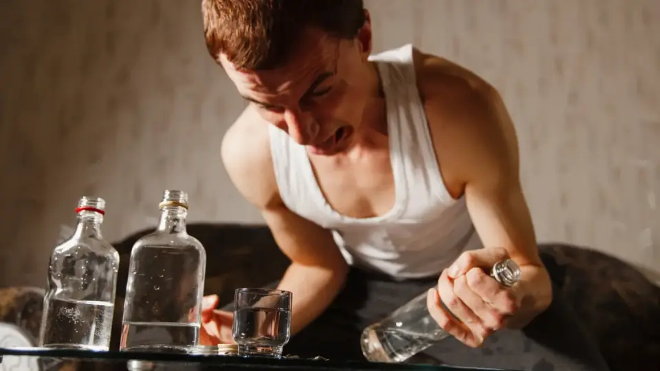 "Мръсни гяури, утре ще ми духате": Гастарбайтер на 3,54 промила пили гуми и ръси заплахи в наше село