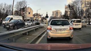 Блъснатата в София ученичка пресичала на зелено и на пешеходна пътека