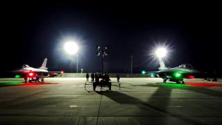 Пристигнаха последните два самолета от първата партида F-16 за България (снимки/видео)