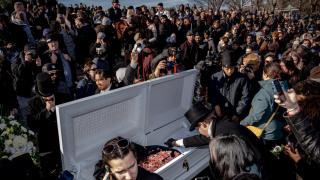 Погребаха американското пени (снимки)