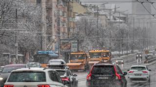 Обявиха жълт код за опасно студено време в 10 области. МВР призова за внимание на пътя