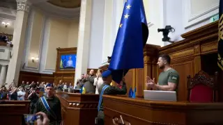 Корупционен скандал преди срещата с Тръмп! НАБУ разкри ОПГ с участие на близки до Зеленски депутати