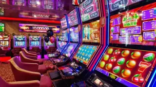 "Хоспитализирани", но в игрални зали: След сигнал на НАП, НЗОК проверява за непълни или неосъществени хоспитализации