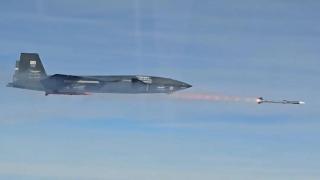 Турски безпилотен изтребител извърши първата в света стрелба по въздушна цел