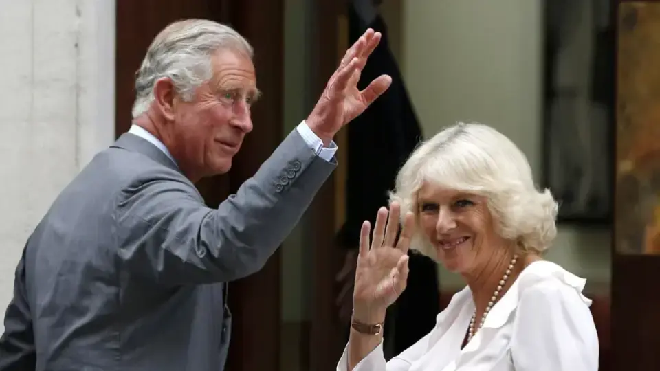 Британската кралица Камила разказа как е била нападната във влак