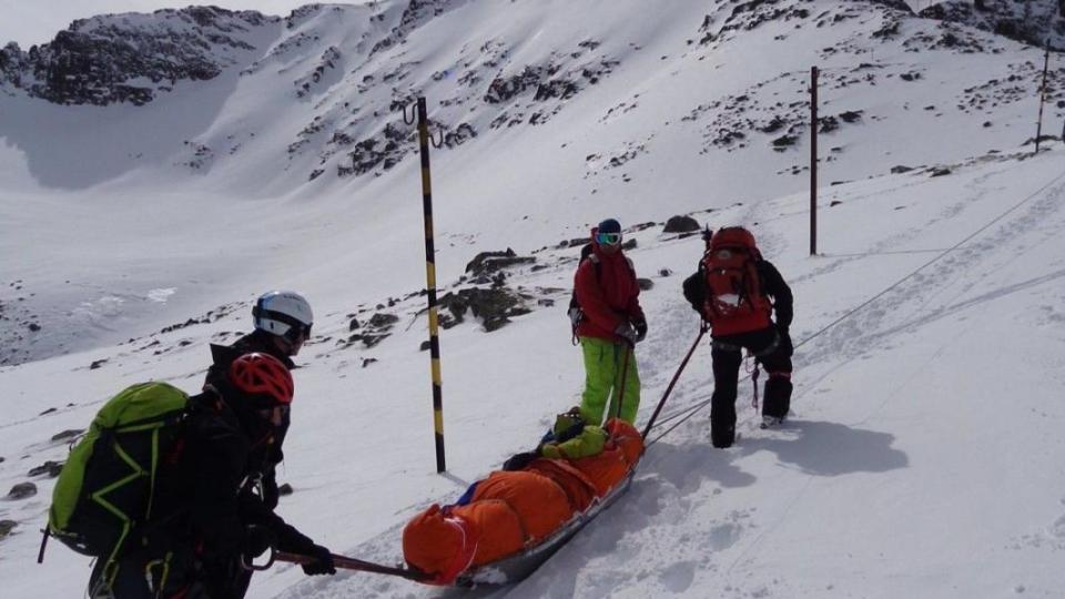 Евакуираха с хеликоптер измръзнала жена от хижа в Рила
