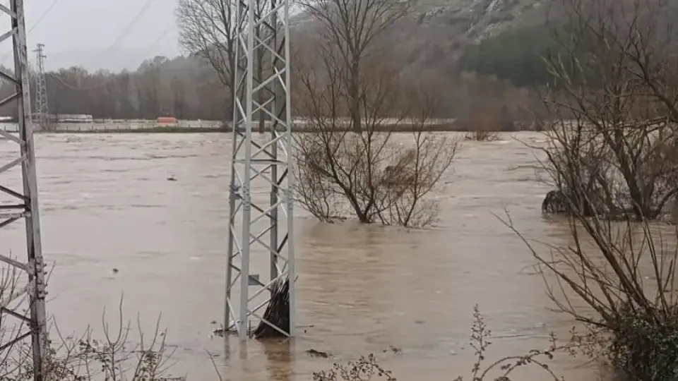 Наводнение в Крумовградско – придошла река скъса мост