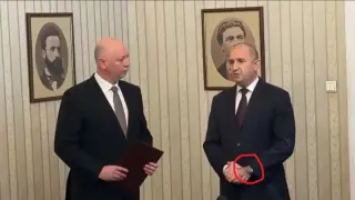 Часовникът на Румен Радев взриви мрежата: Rolex за десетки хиляди? Снимки