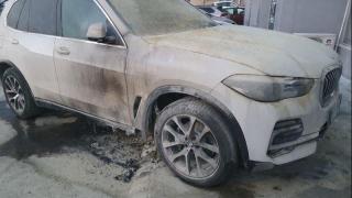 Подпалиха два джипа на семейството на бизнесмен от Благоевград