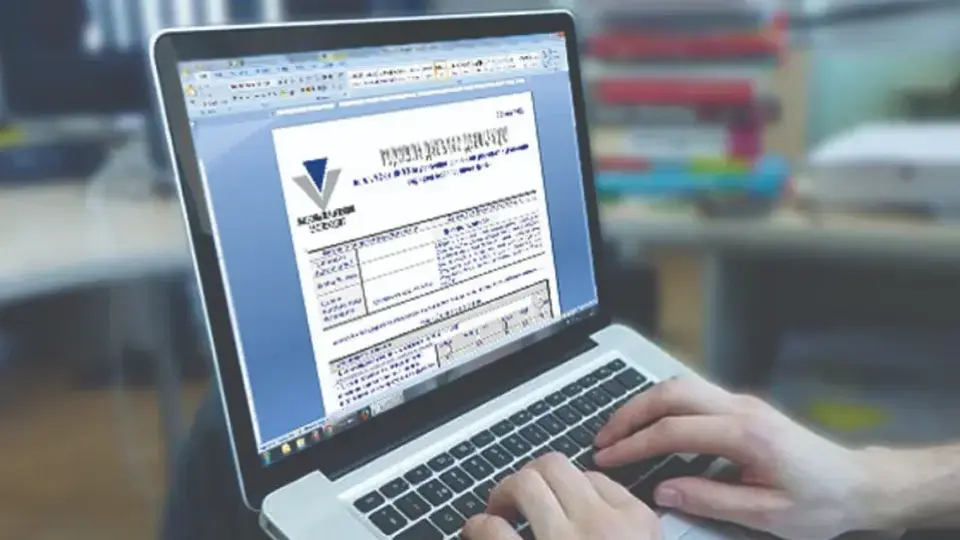 Доходите в лева, данъците в евро