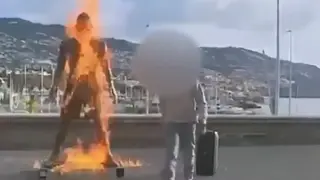 Статуята на Кристиано Роналдо в Мадейра беше подпалена от неизвестен извършител (ВИДЕО)