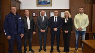 Сарафов награди трима служители на МВР за проявен висок професионализъм при разкриване на въоръжения грабеж край Ихтиман (СНИМКИ)