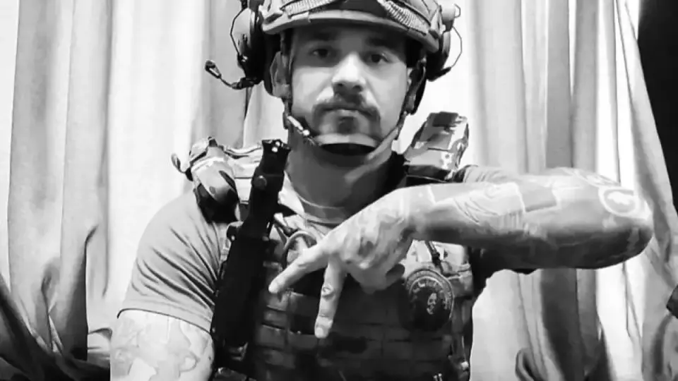 Убитият на фронта в Украйна българин трошил с чук Паметника на съветската армия