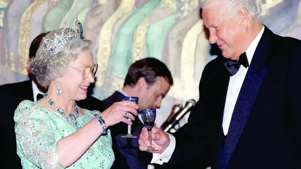 Лудориите на Борис Елцин шокират Елизабет II
