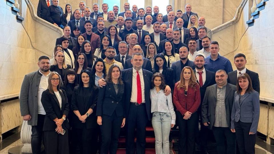 Делян Пеевски, лидер на ДПС и ПГ на ДПС-НОВО НАЧАЛО се срещна с младежи от Видин и Враца