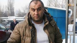 Малкия Дамбовец с незаконно гробище на 100 метра от с. Яна