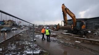 Ключовият бул. "Тодор Каблешков" - готов до 70 дни, рушат блокиращата го сграда (снимки)