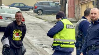 Пиян шофьор в гонка с 5 патрулки в Хасково (снимки)