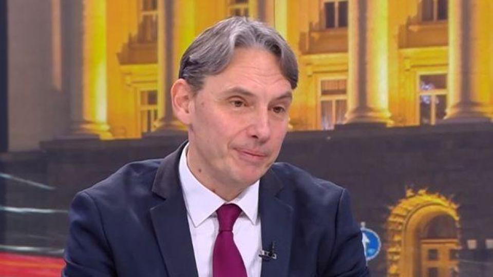 И НПО-та, освен депутатите искат да управляват и здравния министър, май