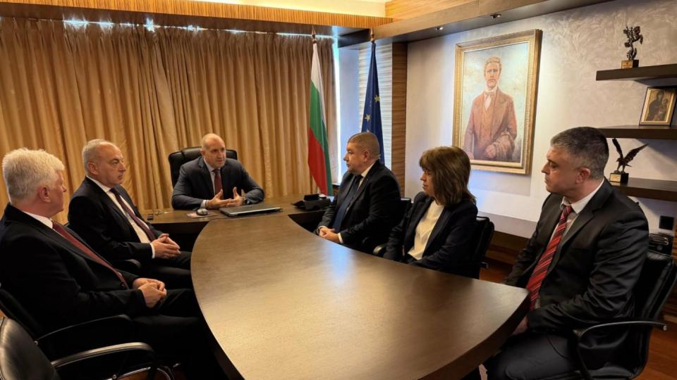 Радев отива на избори с коалиция "Прогресивна България" (снимки)