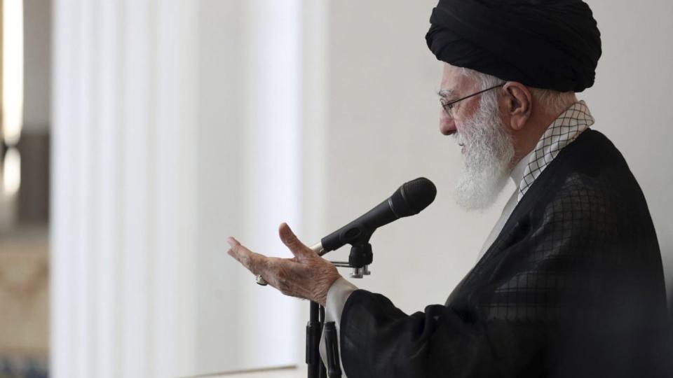 Съпругата на Али Хаменей е починала от раните си