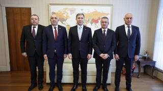 ДЕЛЕГАЦИЯ НА ДПС-НОВО НАЧАЛО СЕ СРЕЩНА В ТУРЦИЯ С КЛЮЧОВ ПРЕДСТАВИТЕЛ ОТ ПАРТИЯТА НА СПРАВЕДЛИВОСТТА И РАЗВИТИЕТО