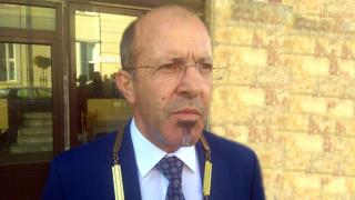 Калинка №1 в Агенцията по храните Германов се разболя внезапно, лекува се на ски пистите в Пампорово