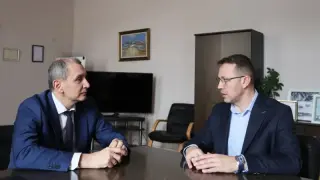 Д-р Здравков бързо запълва "места" на утвърдени медици, а Околийски плаши с прокуратура след забърканата каша с тестовете за рак. Докога ще си играем със здравето?