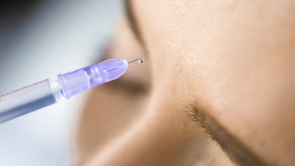 Разследват смърт на млада жена след поставяне на хиалурон в Дупница