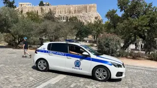 Разследват български младежи за групово изнасилване на непълнолетна на о-в Крит