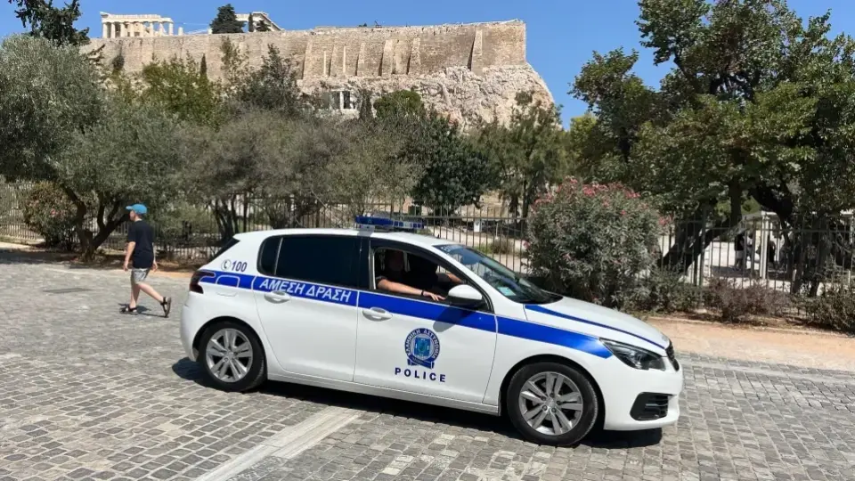 Разследват български младежи за групово изнасилване на непълнолетна на о-в Крит