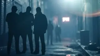 С тръби, спрейове и боксове: Банда от 15 души ограби слизащи от метрото в София