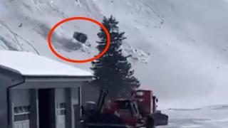 Вятър откъсна кабина на лифт в известен швейцарски курорт, има жертва (видео)