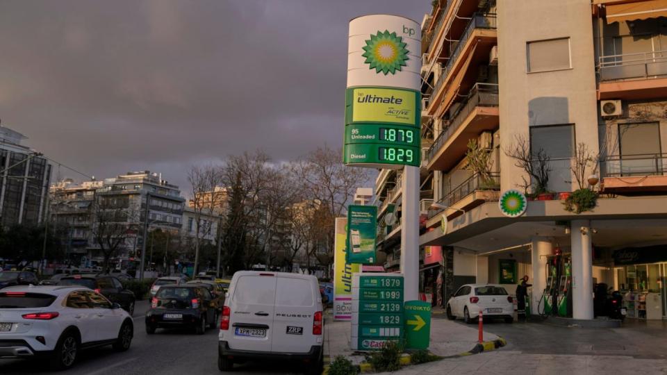 Цените на горивата излизат от контрол: Къде на Балканите плащат най-скъпо за бензин и дизел