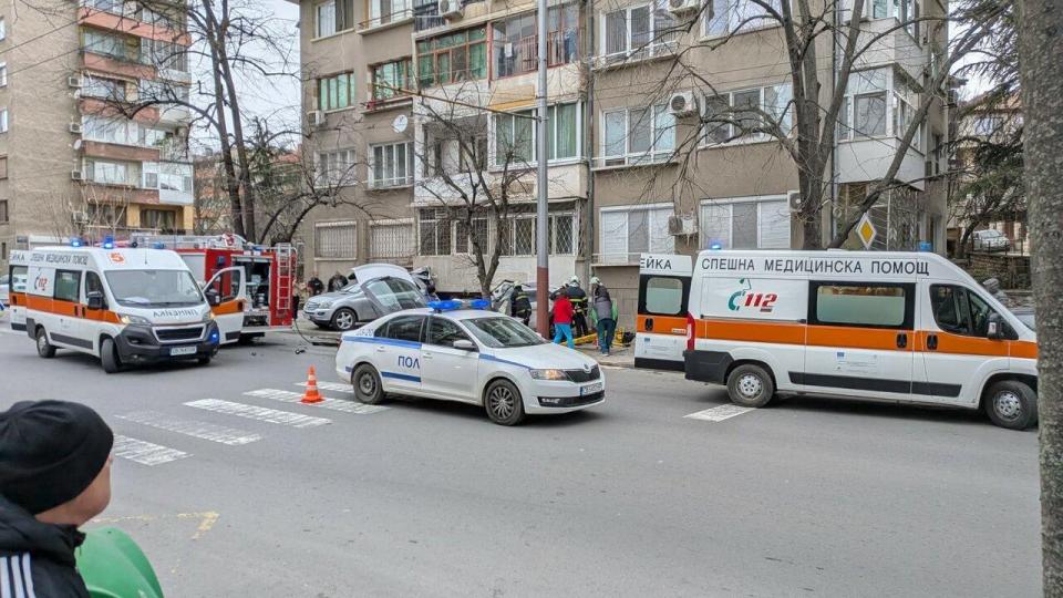 22-годишна помете мъж на тротоар в Стара Загора