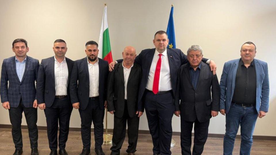 Пеевски предупреди, че се правят опити за ала-бала на изборите с наше МВР и се закани: Няма да стане! ДПС е партията на хората и който не го разбира, остава в миналото! (СНИМКИ)