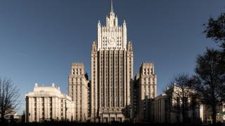 Москва ни нарече "послушна марионетка" заради екстрадиране на руснаци в САЩ