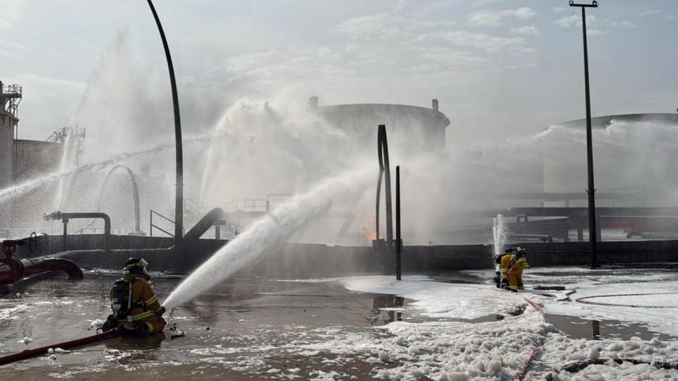 След заканата си срещу 18 компании: Иран удари централа на Amazon в Бахрейн